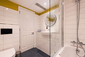 Byron Hotel London