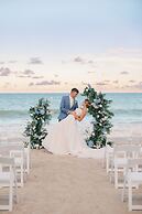 Costa d'Este Beach Resort and Spa