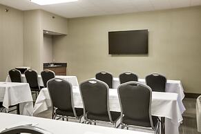 Pittsburgh Airport Inn and Suites