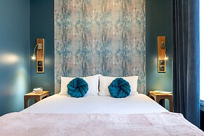 Hotel Glasgow Monceau Paris by Patrick Hayat