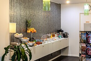 Hotel Glasgow Monceau Paris by Patrick Hayat