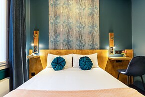 Hotel Glasgow Monceau Paris by Patrick Hayat