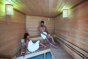 CRISTAL HOTEL & SPA
