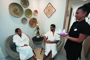CRISTAL HOTEL & SPA