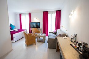 CRISTAL HOTEL & SPA