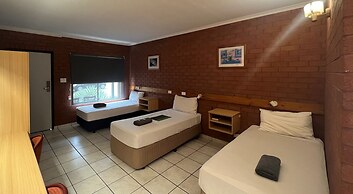 Pine Tree Motel