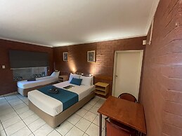 Pine Tree Motel