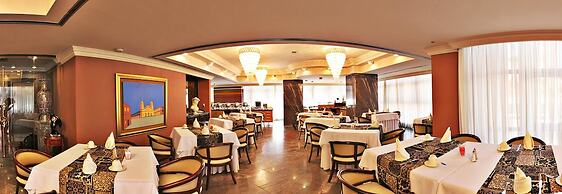 Sabe Center Hotel