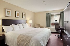 Travelodge by Wyndham Sudbury