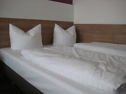 Hotel S16