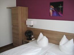 Hotel S16