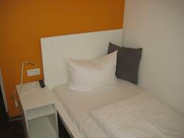 Hotel S16