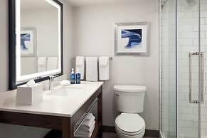 Four Points by Sheraton Point Edward Sarnia