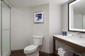 Four Points by Sheraton Point Edward Sarnia