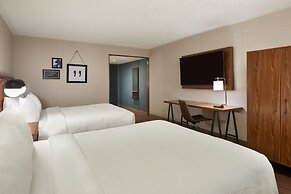 Four Points by Sheraton Point Edward Sarnia