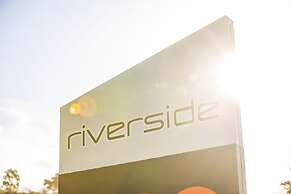 Nightcap at Riverside Hotel
