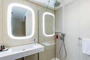 Hotel Oceania Paris Porte de Versailles