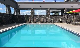 Carriage House Hotel & Conference Centre
