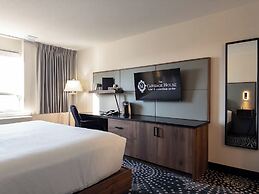 Carriage House Hotel & Conference Centre