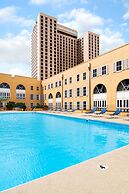 Hilton New Orleans Riverside