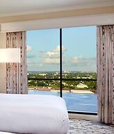 Hilton New Orleans Riverside