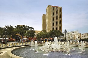 Hilton New Orleans Riverside