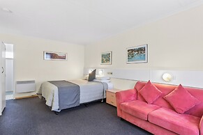 Martin Cash Motel