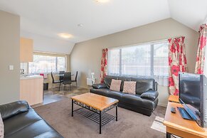 Manuka Crescent Motel