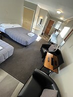 Manuka Crescent Motel