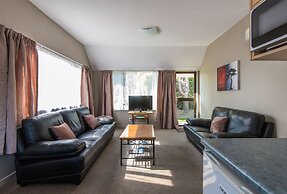 Manuka Crescent Motel
