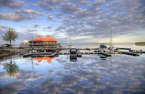 Hotel Champlain Burlington, Curio Collection by Hilton