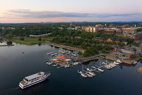 Hotel Champlain Burlington, Curio Collection by Hilton