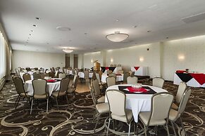 Ramada by Wyndham Belleville Harbourview Conference Centre