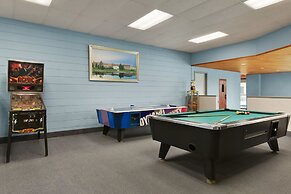 Ramada by Wyndham Belleville Harbourview Conference Centre