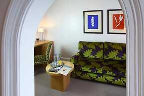 The Chequers Hotel