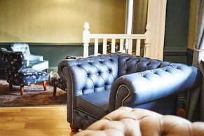 The Chequers Hotel