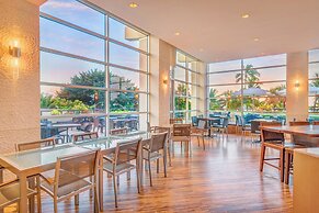 Hyatt Regency Waikiki Beach Resort & Spa