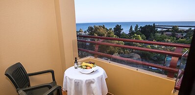 Dom Pedro Marina