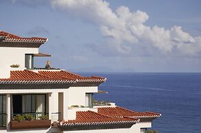 The Cliff Bay, by PortoBay