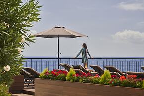 The Cliff Bay, by PortoBay