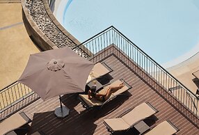 The Cliff Bay, by PortoBay