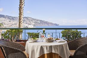 The Cliff Bay, by PortoBay