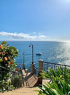 The Cliff Bay, by PortoBay