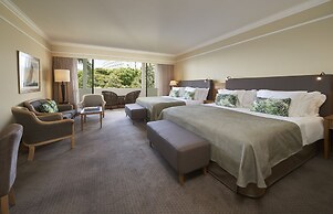 The Cliff Bay, by PortoBay