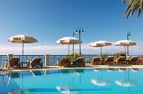 The Cliff Bay, by PortoBay