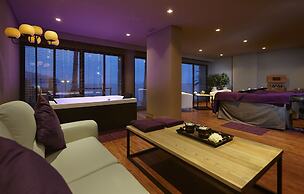 The Cliff Bay, by PortoBay