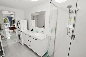 Agincourt Beachfront Apartments