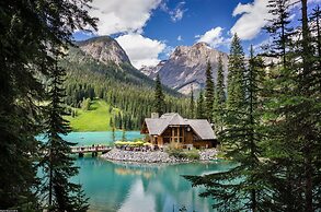 Emerald Lake Lodge