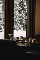 Emerald Lake Lodge
