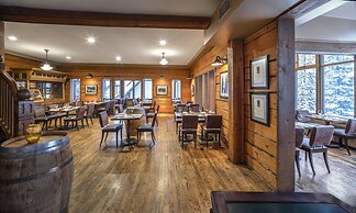 Emerald Lake Lodge